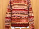 フェアアイルの赤いセーターの画像
