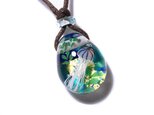 クラゲのとんぼ玉ガラスペンダント　金箔入りの画像