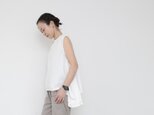 Tail sleeveless tops / whiteの画像