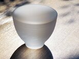 無色透明ガラスのインテリアトレイ -「 灯りのたね 」● 直径9cm ● つや消しの画像