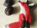 キツネのフェルトブローチの画像