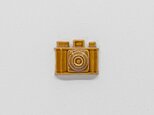 陶器ブローチ カメラ 飴色