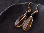 【残りわずか】送料無料【受注制作】シャンパンクォーツのフックピアス／champagne quartz × tourmaline