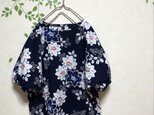 ☆ 浴衣リメイク 藍に桔梗の花 ドルマン袖ブラウス