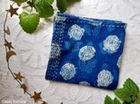 インド綿バンダナ（ブロックプリント）<藍染め・花柄マリーゴールド>の画像