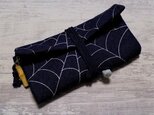 道中財布　ロールバッグ　濃紺デニム製　「蜘蛛の巣　銀」　の画像
