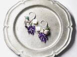 たわわなアメジストとモスアゲート、白蝶貝のすずらん、ハーキマーダイヤモンド、コロンと丸いお花カレンシルバーのピアス