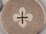 【絶対色あせないラグ！】手織り羊毛１００％　4045-18　ライトグレーバック・白花・ダークブラウンクロスの画像