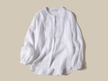 素材感とシルエットで秋のおしゃれを演出してくれるボザムシャツ　シャツブラウス　ホワイト　210806-1