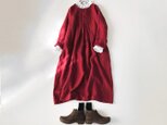 ベルギーリネン　国内生産リネン・綾織り・　deep赤小さいリボンのワンピース　リネンワンピースの画像