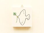 刺繍ファブリックパネル「幸せを運ぶ」 アートパネル　の画像