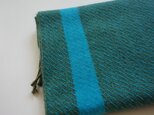 手織りカシミアマフラー・・トルコブルーのワンストライプの画像