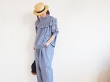 Cotton typewriter frilled blouse BLUEの画像