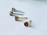 スモーキークォーツのシンプル立爪ピアス（ゴールドorシルバー）の画像