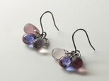 チェコ・ドロップ三粒ピアス むらさき系