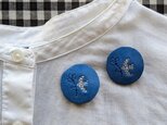 革の刺繍ブローチ『鳥』（ツユクサ色）の画像