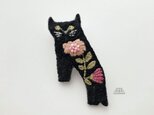 （受注制作）刺繍ブローチ「おさんぽ黒猫」の画像