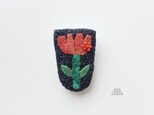 刺繍ミニブローチ「赤いチューリップ」の画像