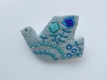 刺繍ブローチ「お空へはばたく青い鳥」の画像
