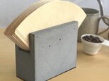 コンクリートの卓上コーヒーフィルターホルダー -コンクリート/モルタル/セメント雑貨-