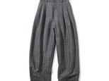断然着回せる、楽してすっきり見えワイドパンツ　ストライプハイウェストパンツ　チャコールグレー220308-2