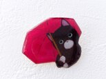 雨降り子猫のブローチ(レッド)の画像