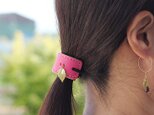 ヘアゴム T-37 【ピンク】葉っぱチャーム ヘアーゴム 揺れる 可愛い ヘアアクセサリー レザー 本革 親子コーデにもの画像