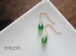 d47-G33【グラスグリーン】夏の青シリーズ、チェコドロップのピアス(パーツ変更可能)