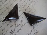 triangle　earring(dark brown）の画像