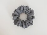 リネンのシュシュ...グレー...ゴム穴付き