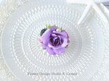 パープルラベンダーの薔薇の小さなブローチ　卒業式　入学式　卒園式　入園式　フォーマル　謝恩会　女の子用　子供用　お花のブローチ