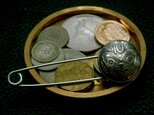 ＃B76 New Zealand Coin Brooch