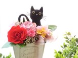 花と猫 No.4【レッド系】／プリザーブドフラワー 誕生日 母の日 猫 置物 花 お供え  猫好き プレゼントの画像
