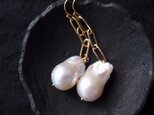 送料無料 バロックパール × チェーンピアス／fishtail ・baroque pearl