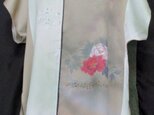 ６５４７　花柄の着物で作ったTシャツ　#送料無料の画像