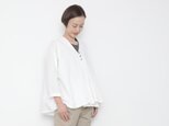 Mitsume cardie / whiteの画像