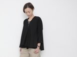 Mitsume cardie / blackの画像