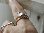 K10[silkの輝きニードルin トパーズ]ringの画像