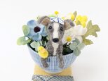 お茶わんこのミニアレンジメント〜イタリアン　グレーハウンド〜　フラワー　羊毛フェルト　お誕生日　ペットのお悔やみの画像