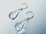 Water drop shaped Earring/ WH /BKの画像