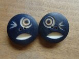 ナットで作った顔ボタン紺2個セットの画像