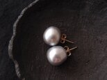 【No.L】大粒グレーバロックパールのピアス【K14gf】Baroque pearl／ Gray