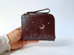 刺繍革財布『街』Dark -Brown×ブルー（牛革）☆コンパクト二つ折り☆