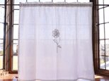 マーフィー様専用商品です。リネンカフェカーテン　オリジナル刺繍　（02　花　ペタル）の画像