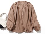 見惚れる、シルエット。フレンチリネンブラウス　Vネック　ギャザーブラウス　長袖　茶褐色　220903-1