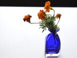 瑠璃色の角花入
