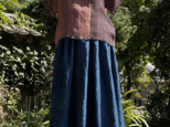 藍と柿渋重ね染めスカート22091の画像