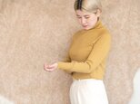 Organic Cotton無縫製タートルニットプルオーバー【山桃染め】の画像