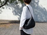 【A4ジャストバッグ】ショルダーバッグ 軽量 シュリンクレザー ブラック 牛革 ak-20cs