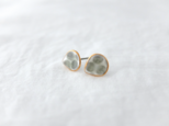 ピアス hitohira dotgrayの画像